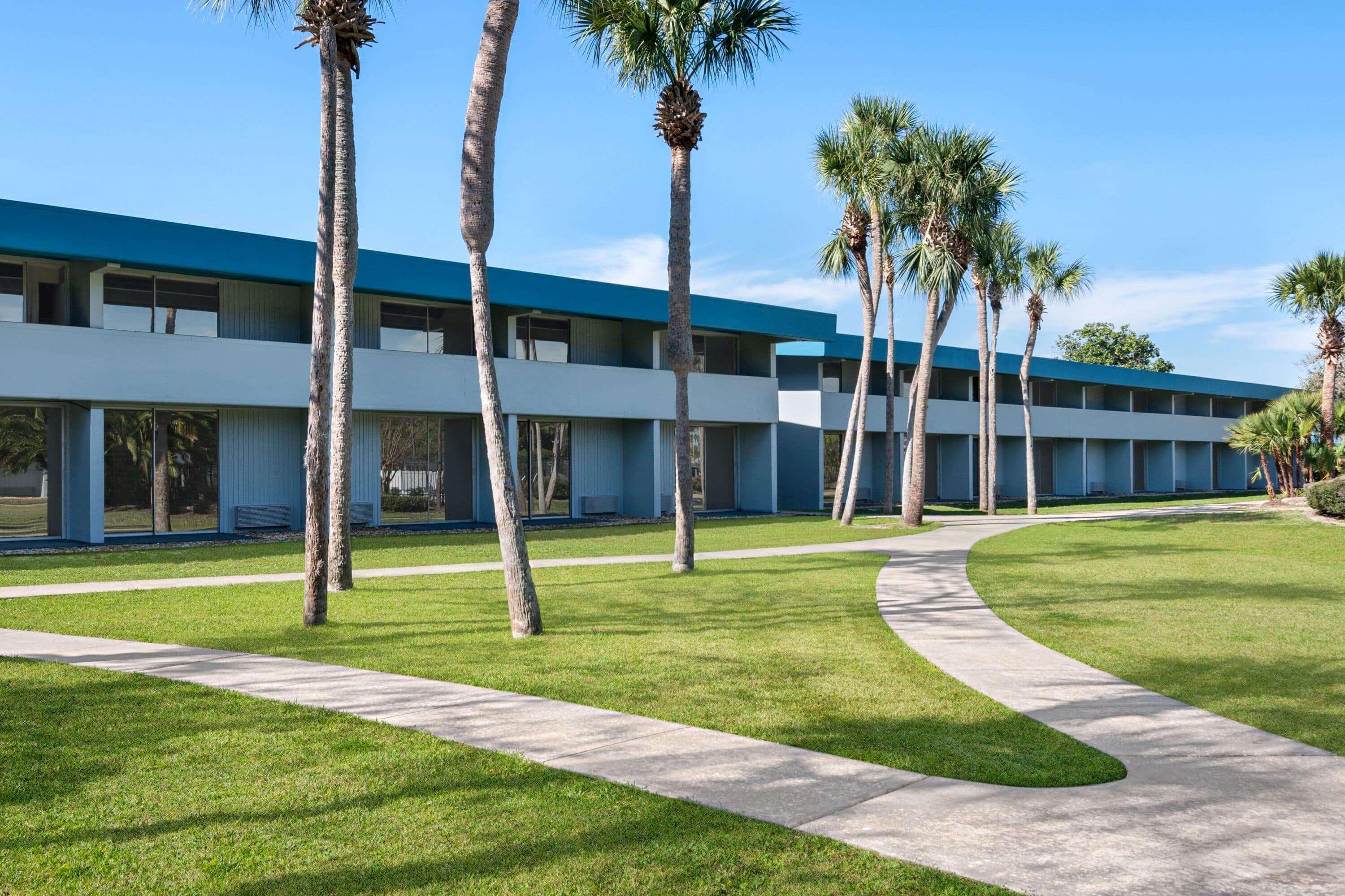Hotel Baymont By Wyndham Daytona - Intl Speedway 3*