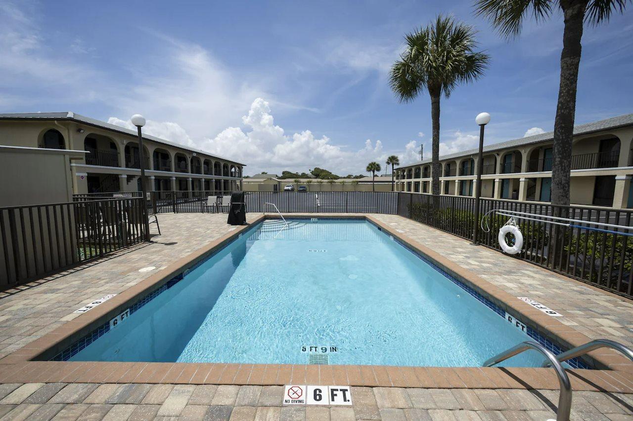Hotel Ocean Breeze St. Augustine Beach