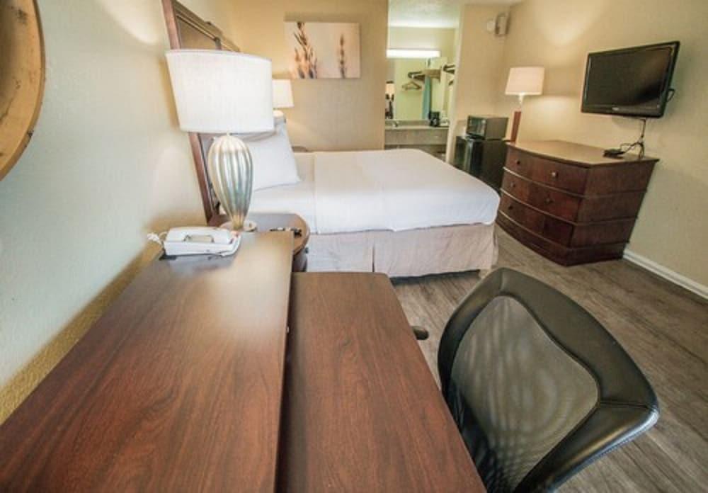 Days By Wyndham Walton Motel