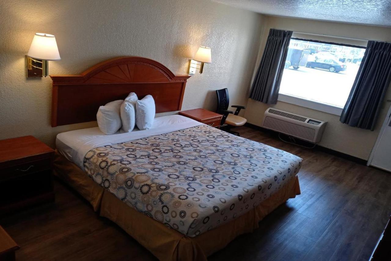 Hole The - Walton - Sunset Plaza - Nearby Beaches & Hurlburt Motel 2*