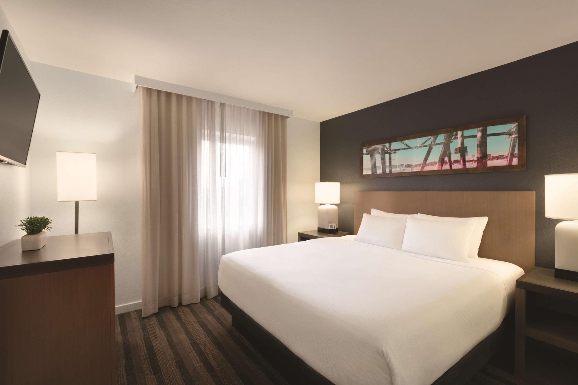 Hotel Hyatt House Miami Airport 3*