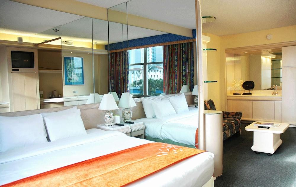Newport Beachside & 4* Sunny Isles Beach