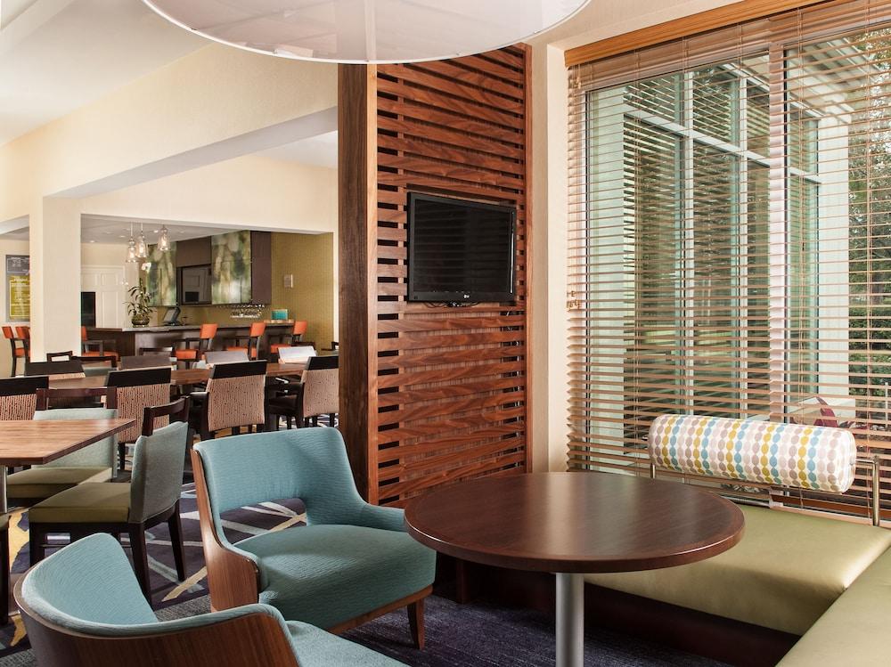 Hotel Hilton Garden Airport