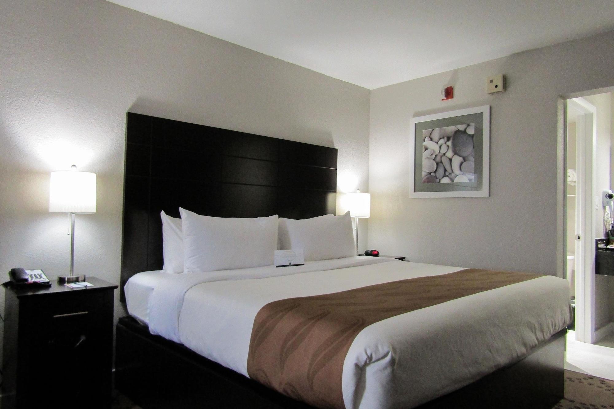 Hotel Quality Inn & Suites Kissimmee By The Lake 3*