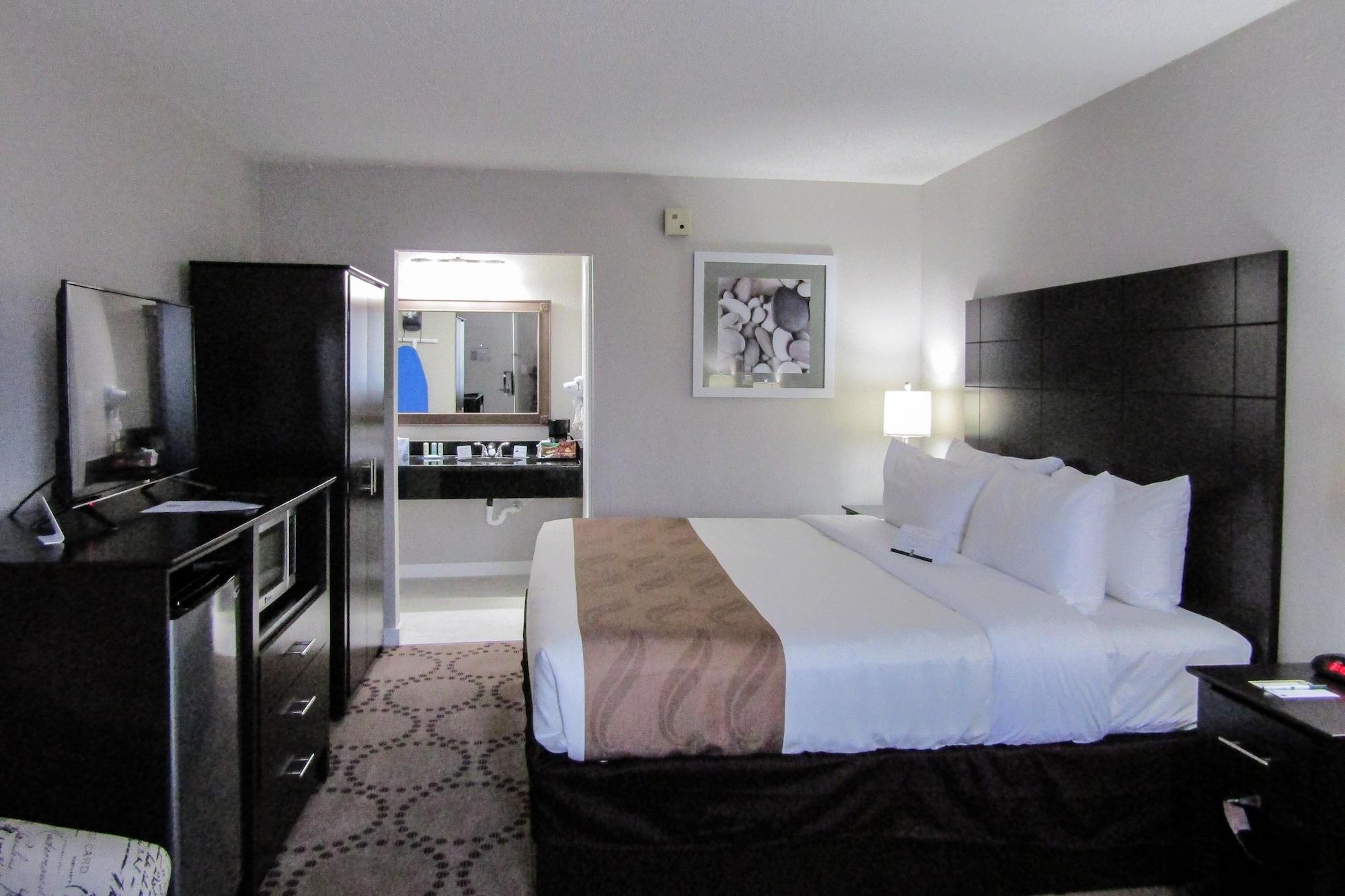 Quality Inn & Suites Kissimmee By The Lake