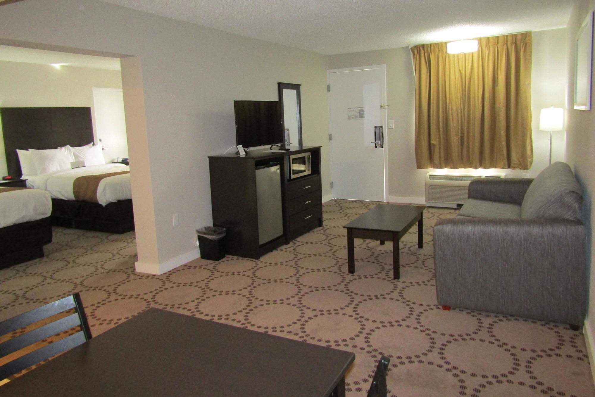 Quality Inn & Suites Kissimmee By The Lake