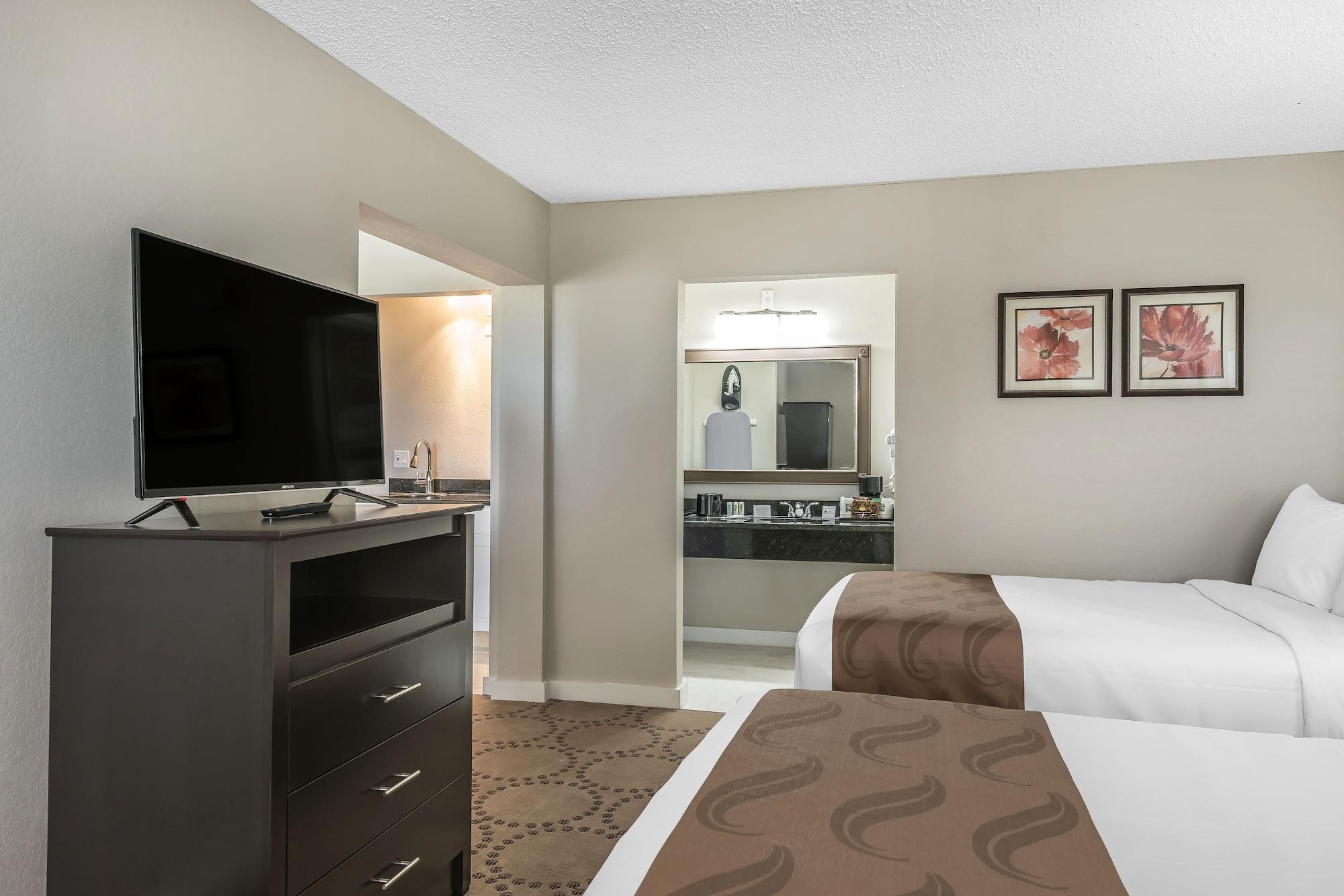 Quality Inn & Suites Kissimmee By The Lake Hotel Four Corners