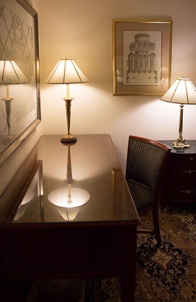 At - Pierce Hotel Fort Pierce