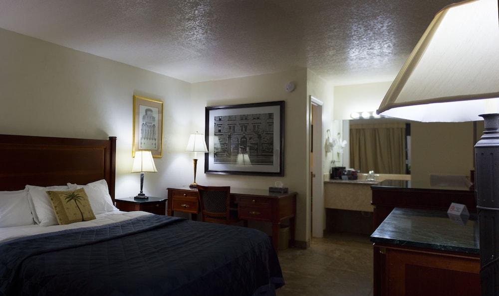 At - Pierce Hotel Fort Pierce