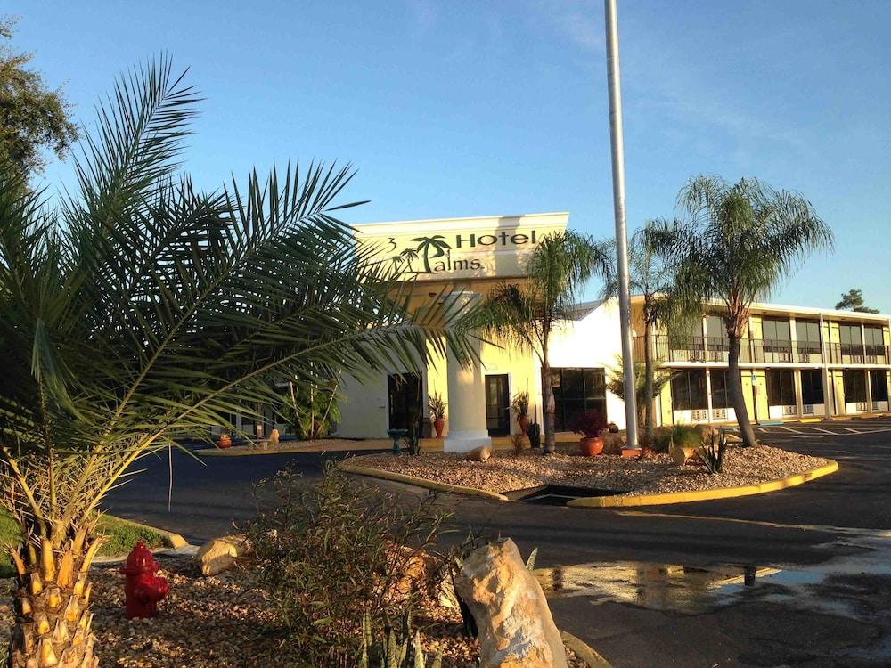 At - Pierce Hotel