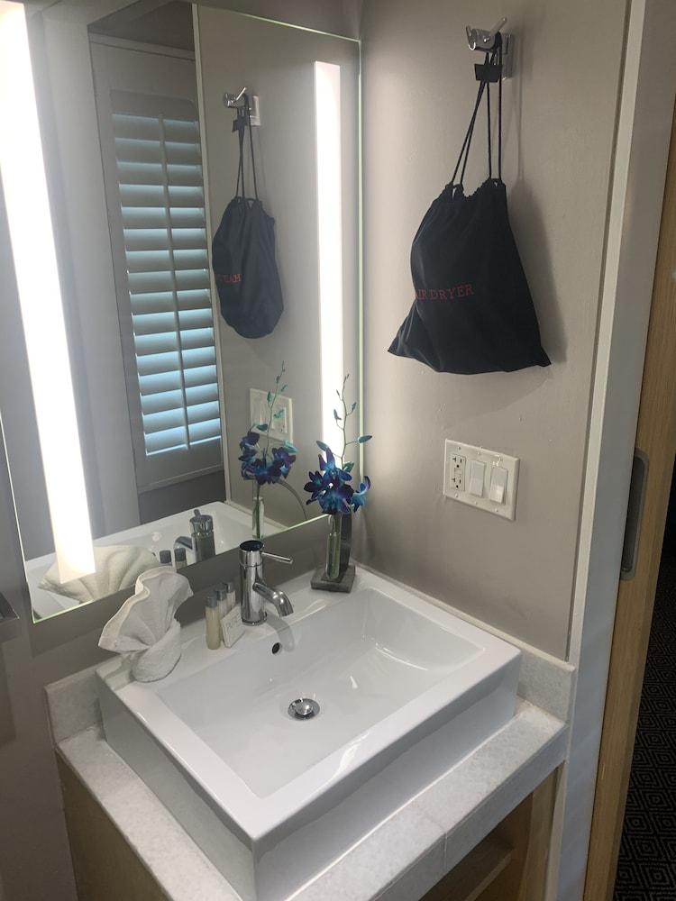Hotel The Landon Bay Harbor-miami 4*