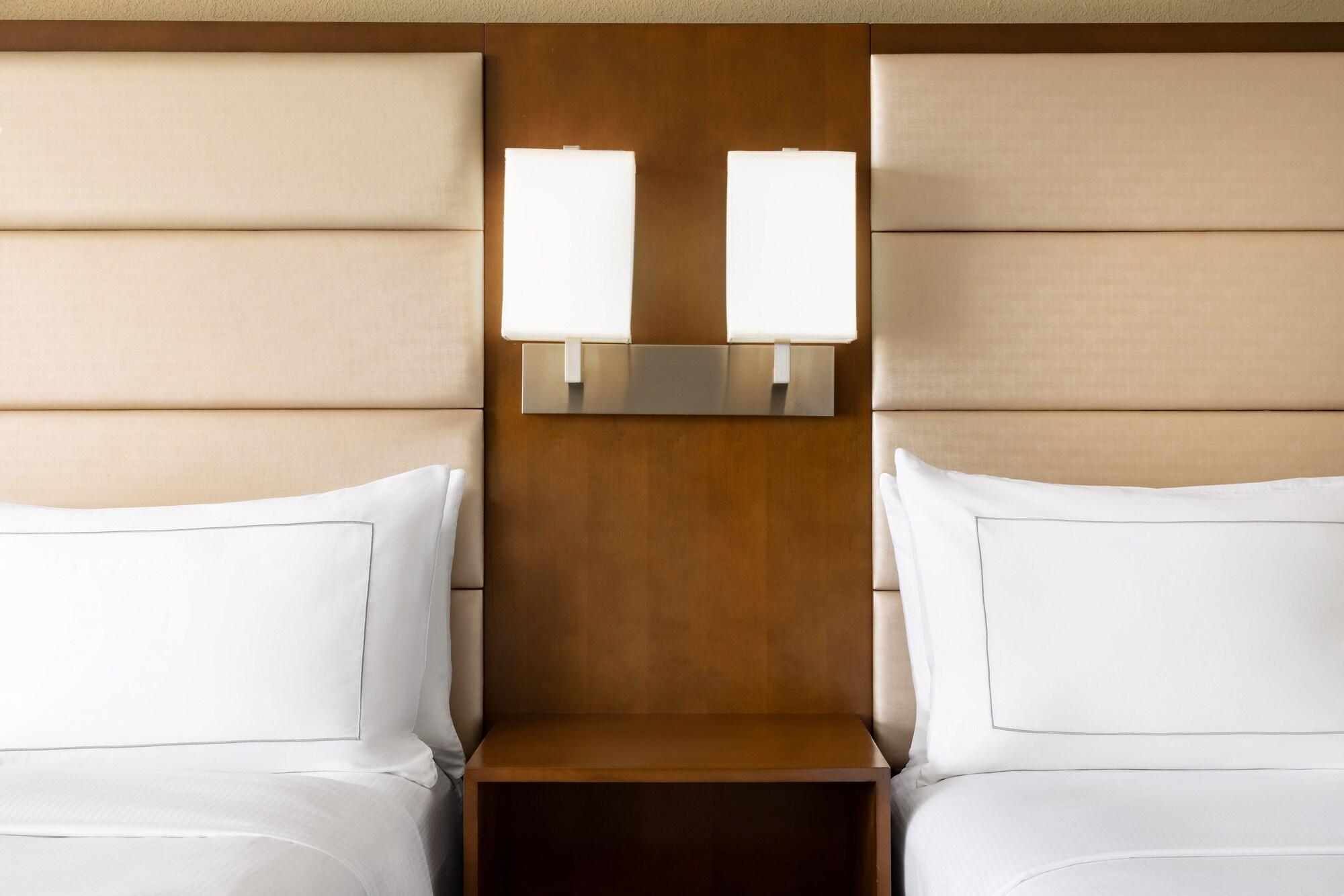 Doubletree By Hilton Tampa Bay - North Redington