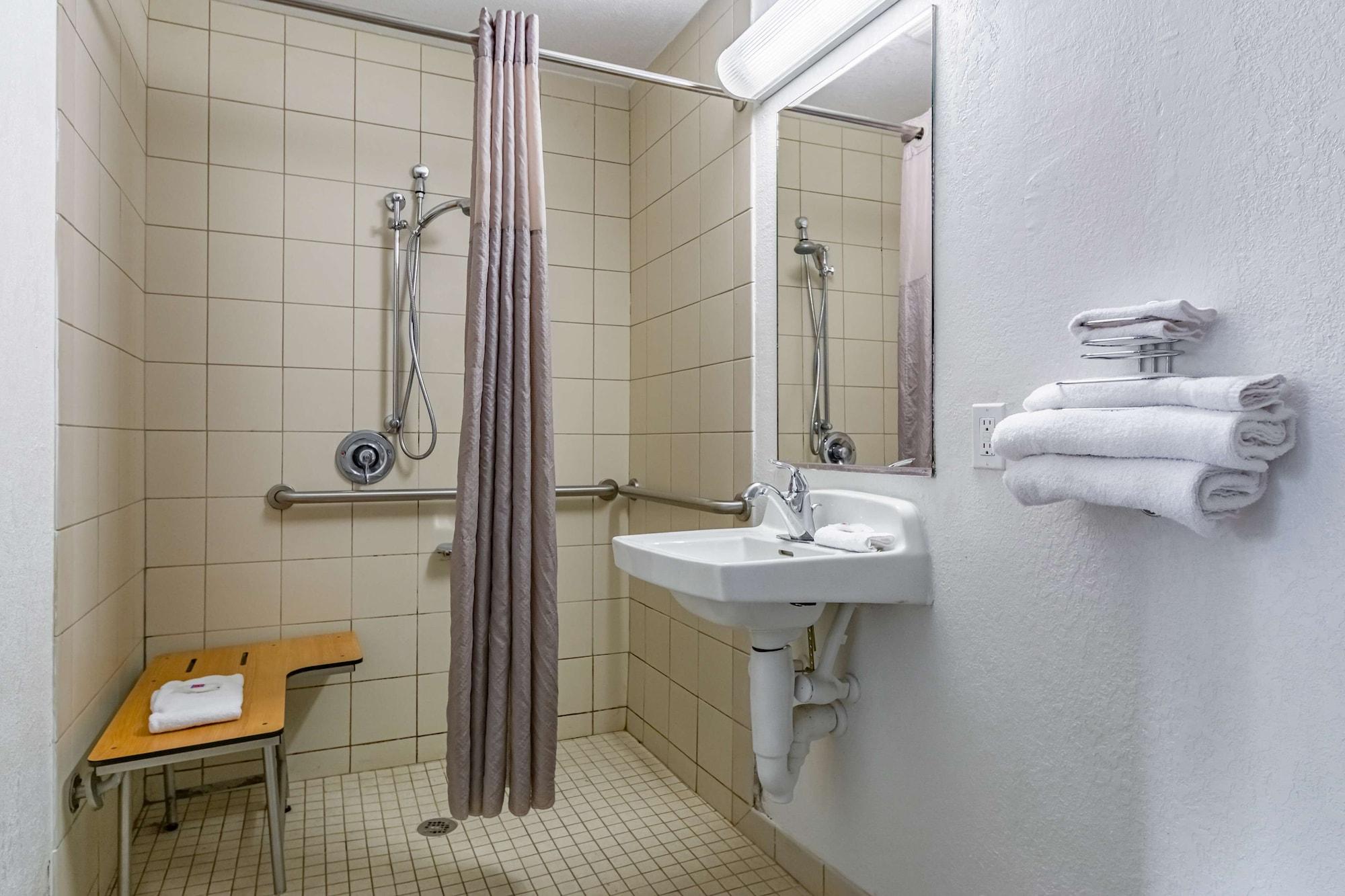 Hotel 6-ft. Pierce, Fl