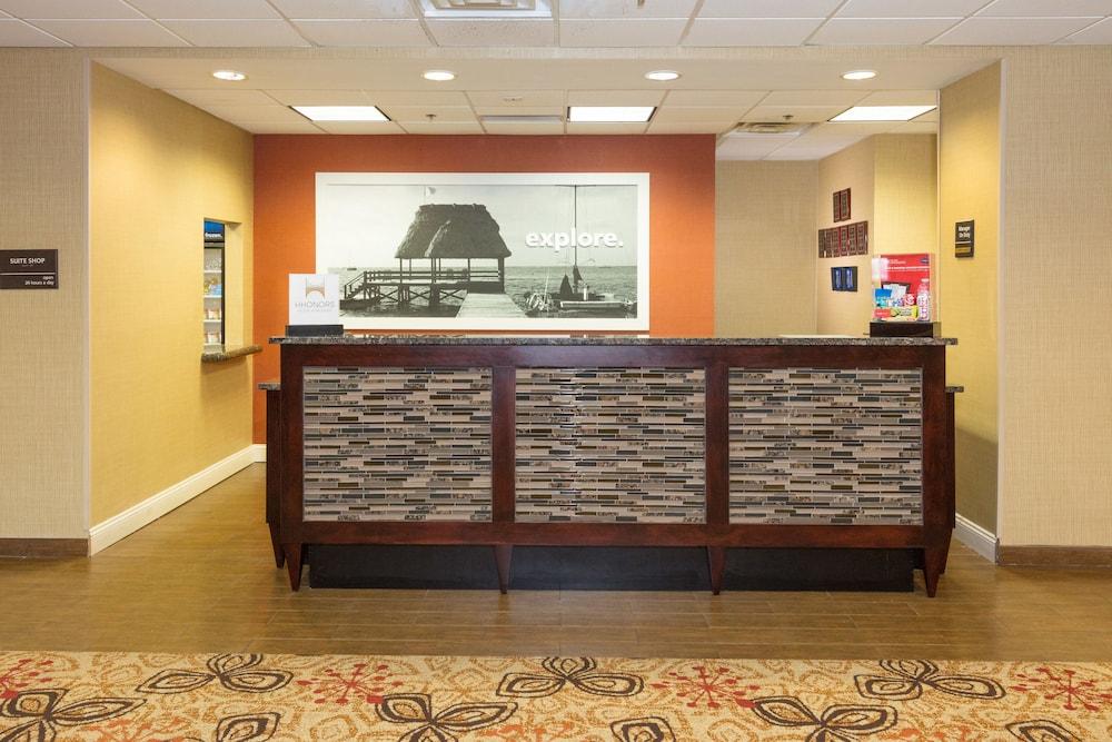 Hampton & Jacksonville-airport Hotel 3*
