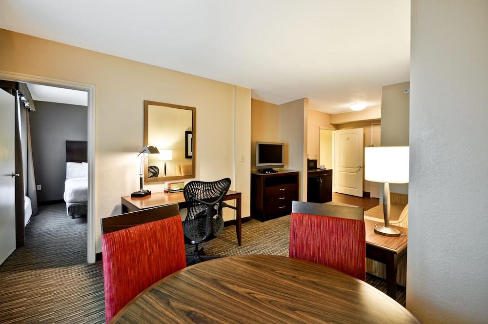 Hilton Garden Tampa North Hotel