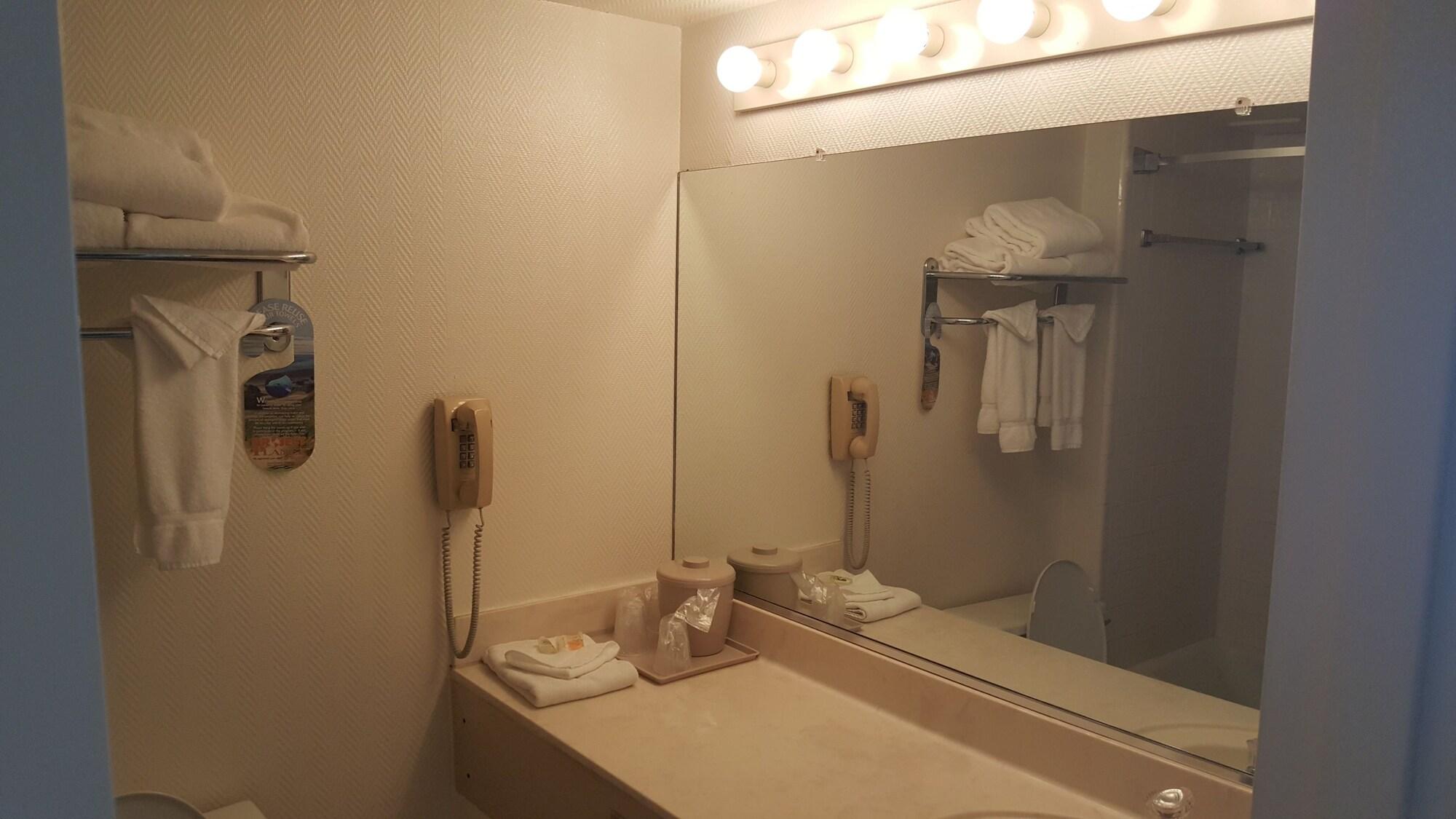 Magnuson Marina Cove 3*