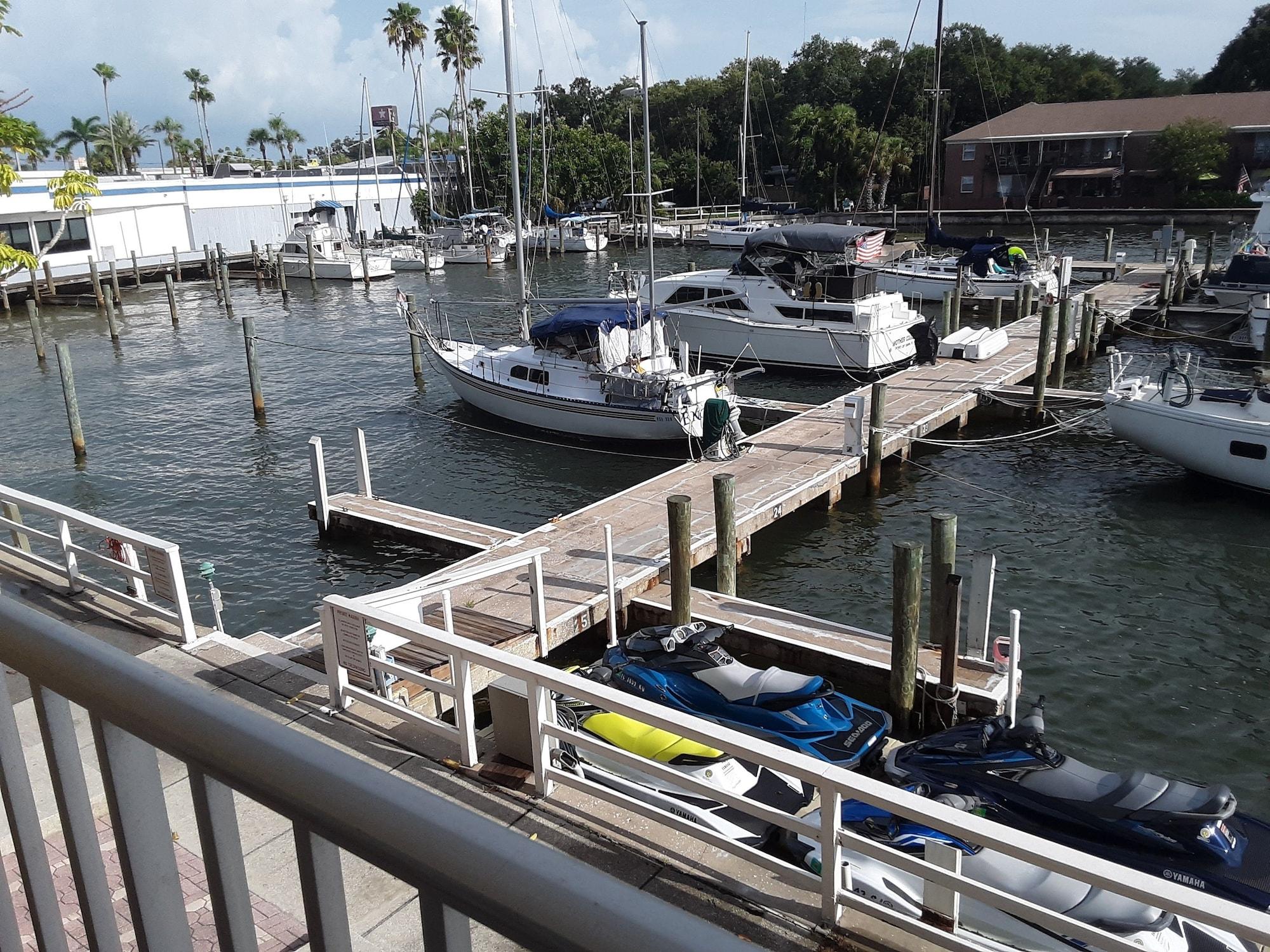 Magnuson Marina Cove Hotel St. Petersburg