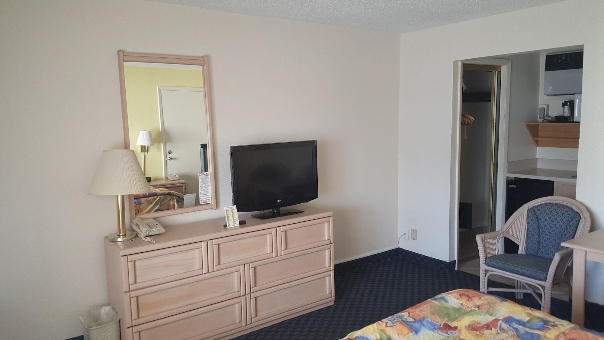 Magnuson Marina Cove Hotel