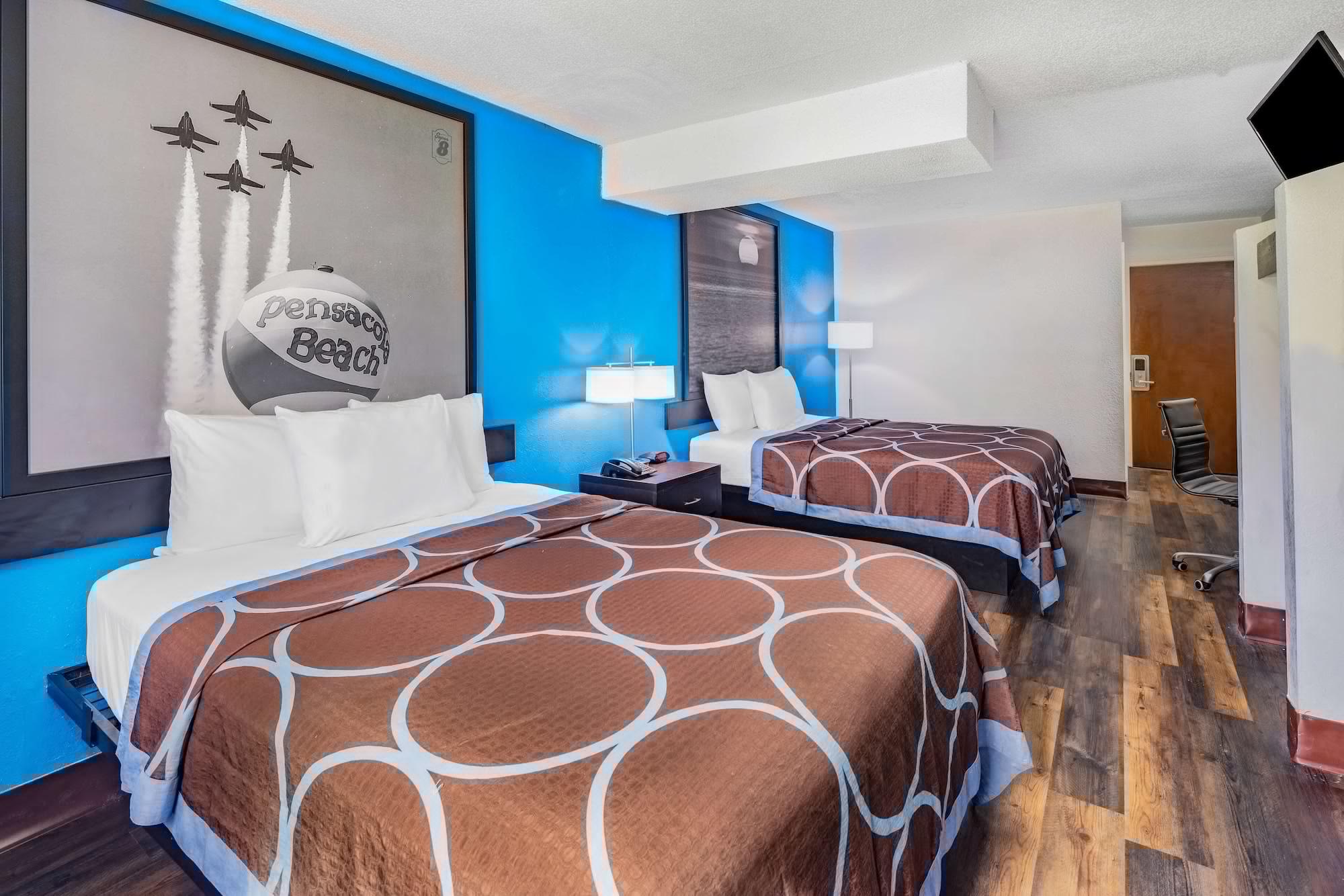 Super 8 By Wyndham Hotel 2*