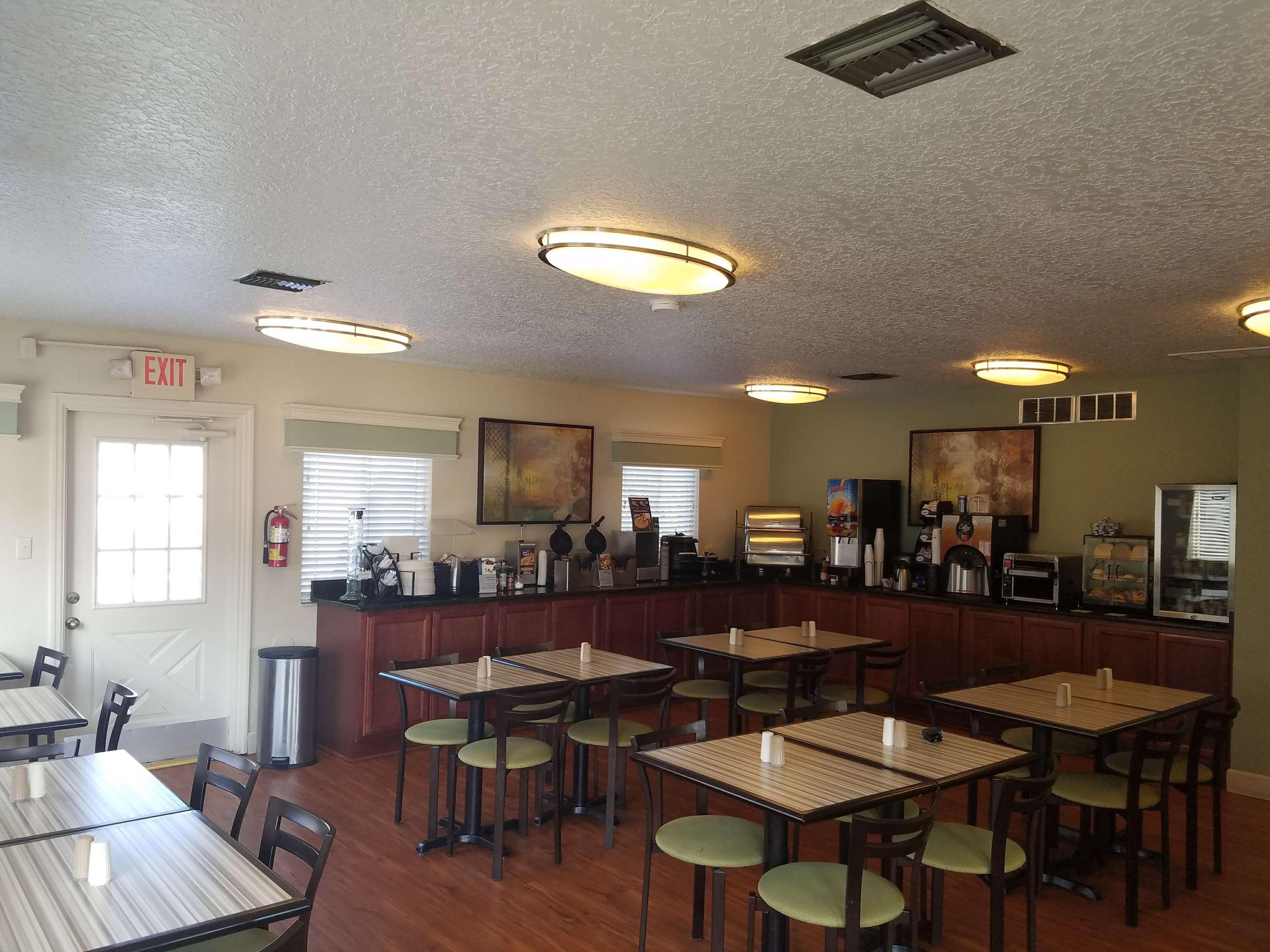 Hotel Western Space Shuttle Titusville