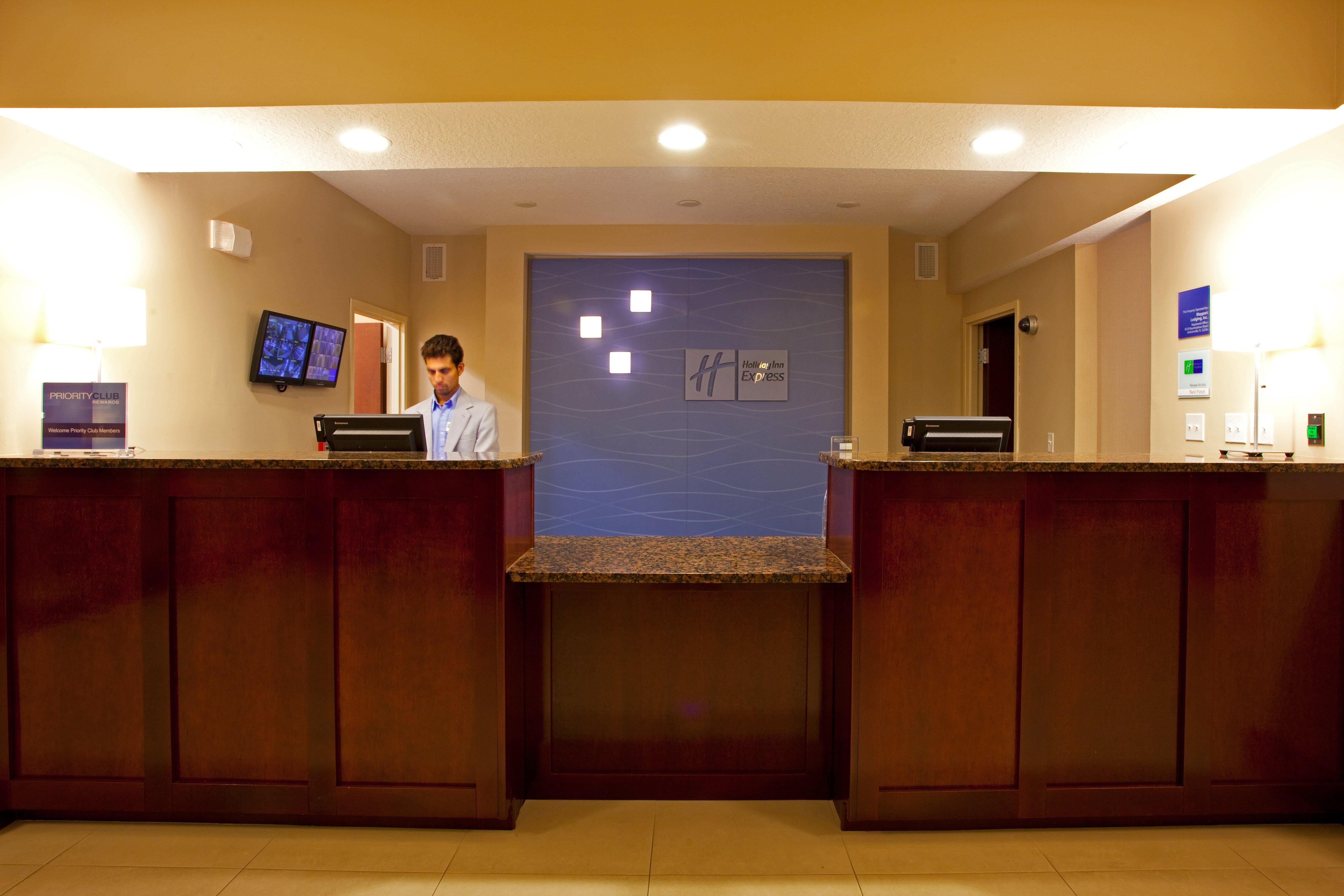 Express & - Mayport / By Ihg