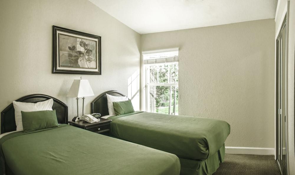 Parc Corniche Resort Williamsburg