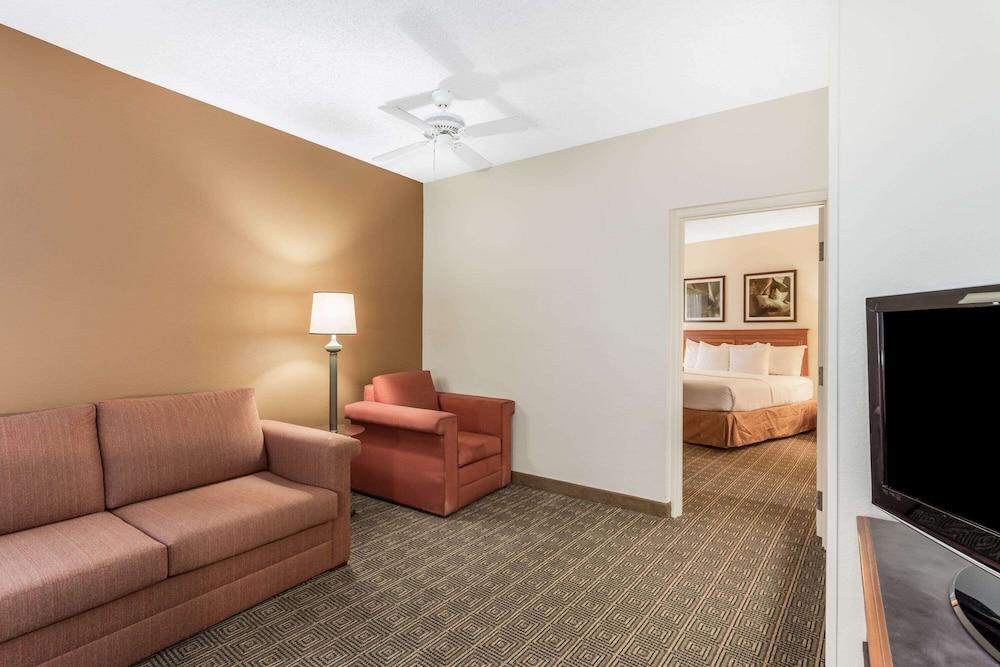 La Quinta By Wyndham Orlando South 3*