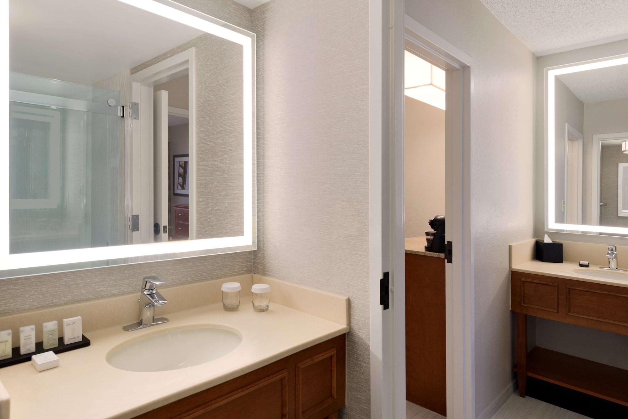 Embassy By Hilton Orlando International Drive Icon Park Hotel 3*