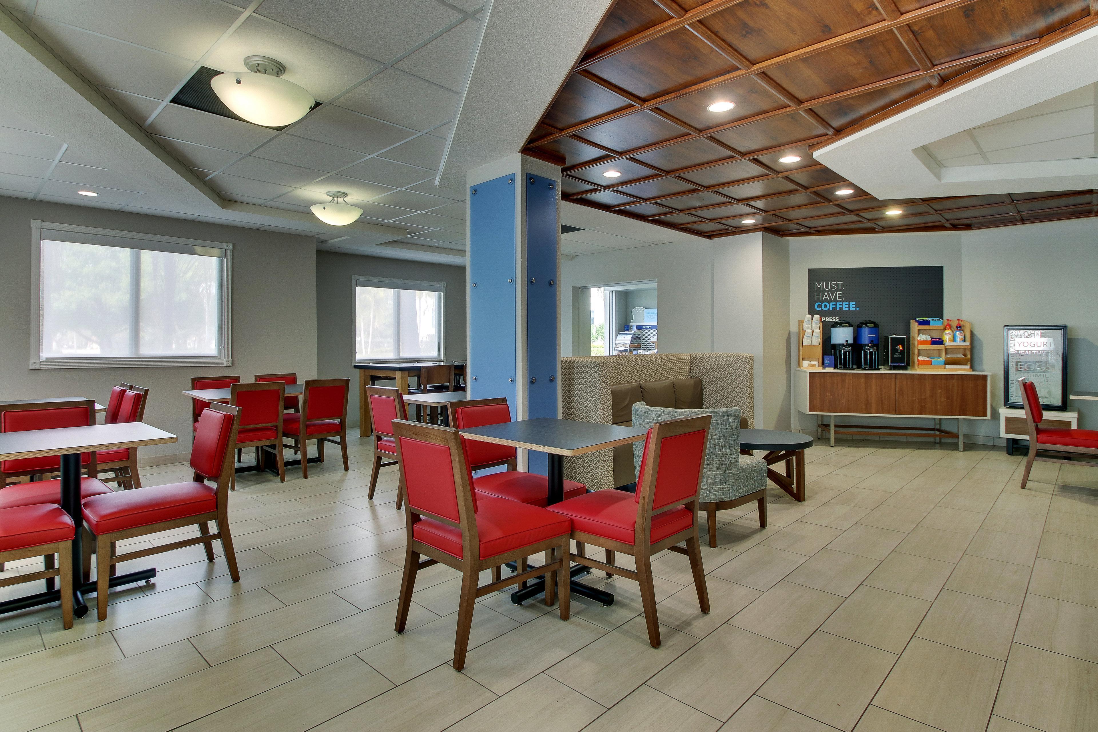 Express West Palm Metrocentre By Ihg Inn