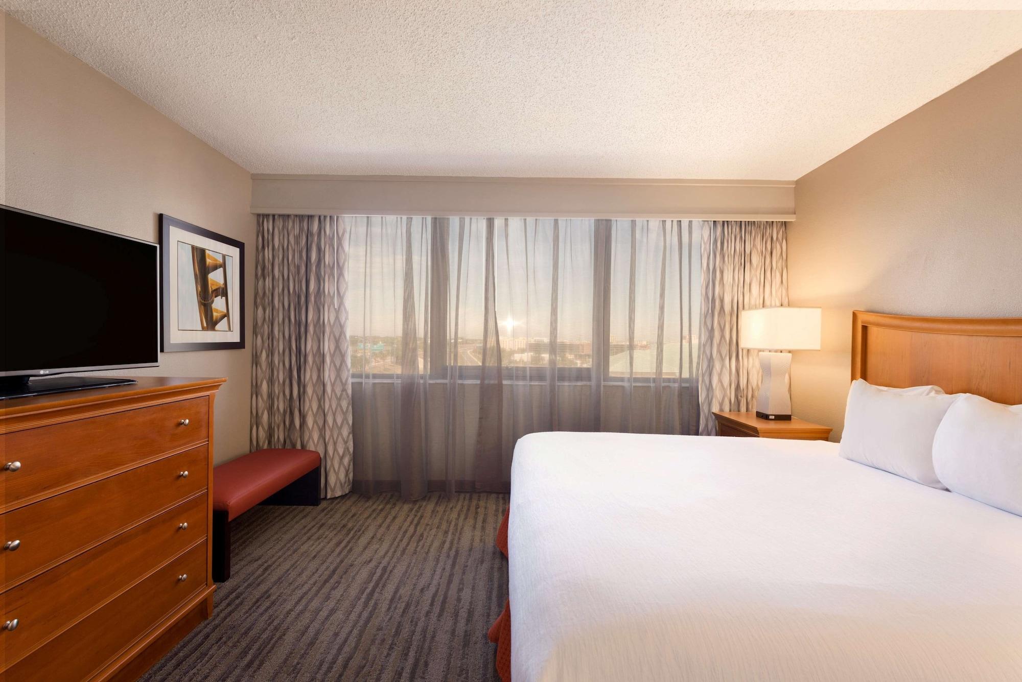 Hotel Embassy By Hilton Orlando International Drive Icon Park 3*