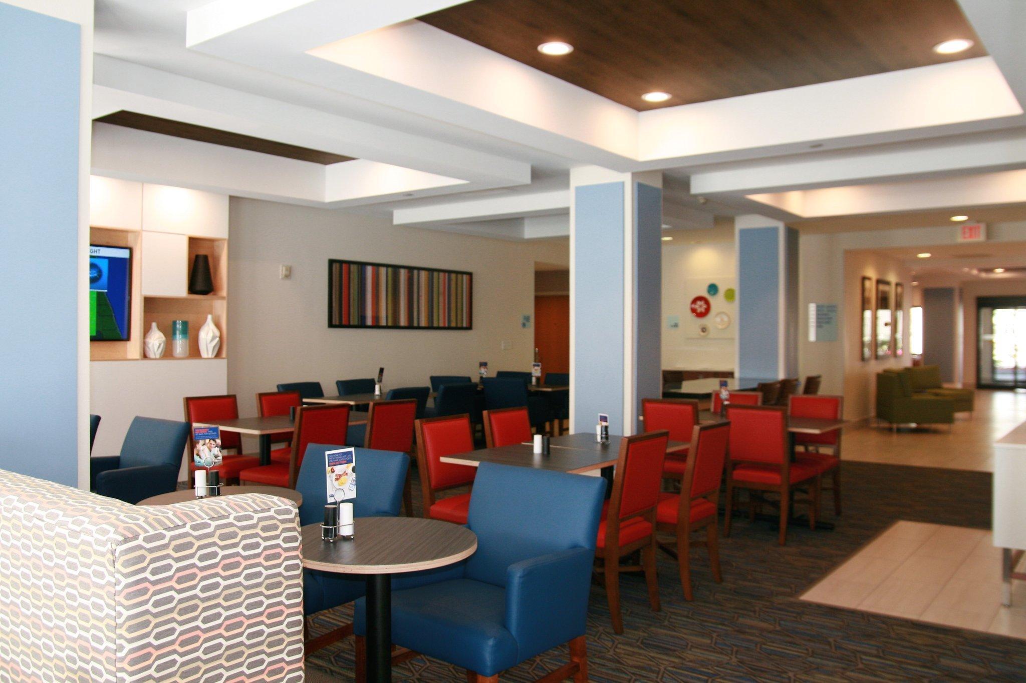 Express & Tampa-anderson Road-veterans Exp By Ihg Hotel
