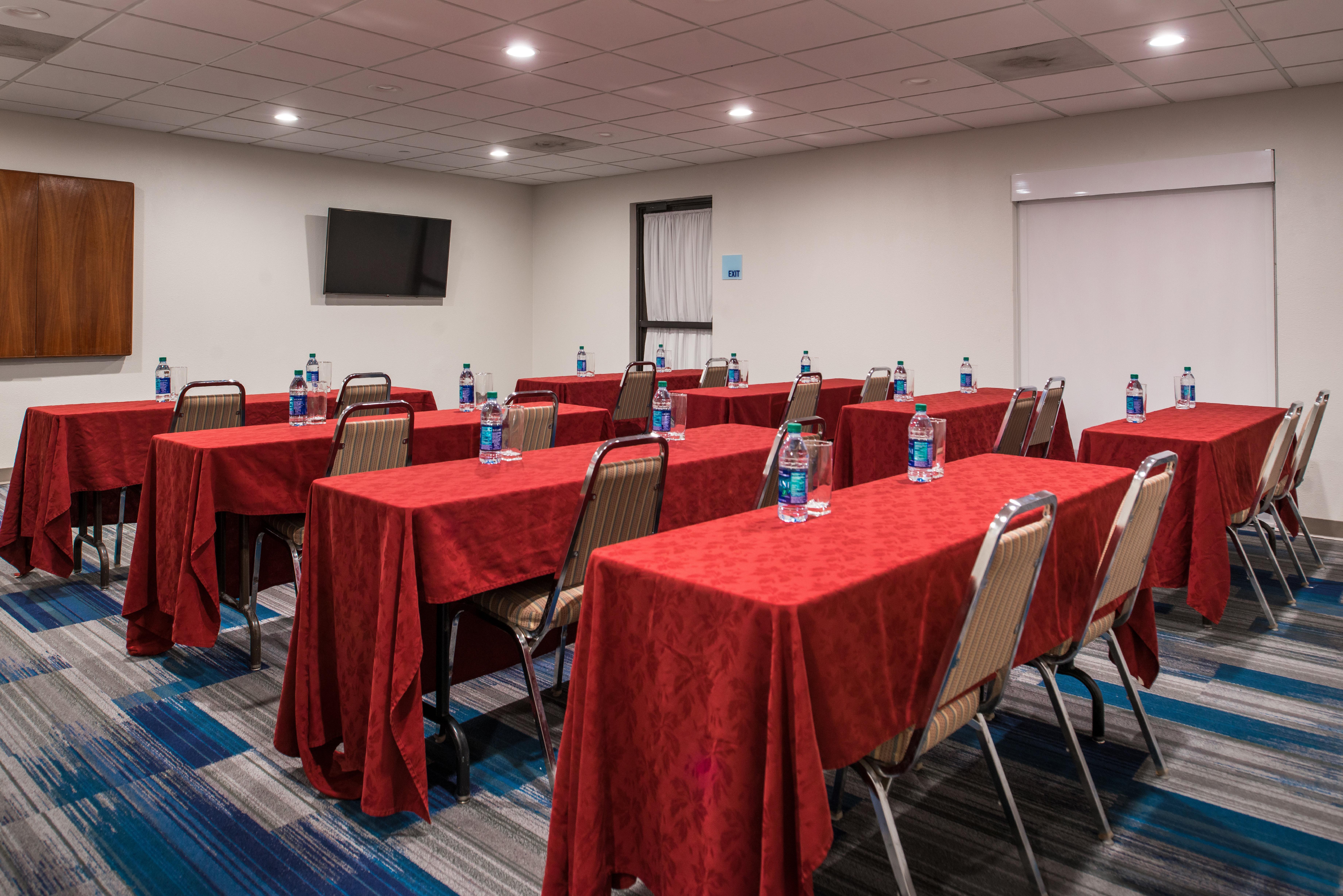 Hotel Express & Tampa-anderson Road-veterans Exp By Ihg 2*