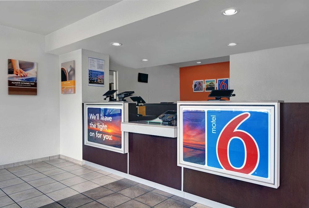 Hotel 6-kissimmee, Fl - Orlando 3*
