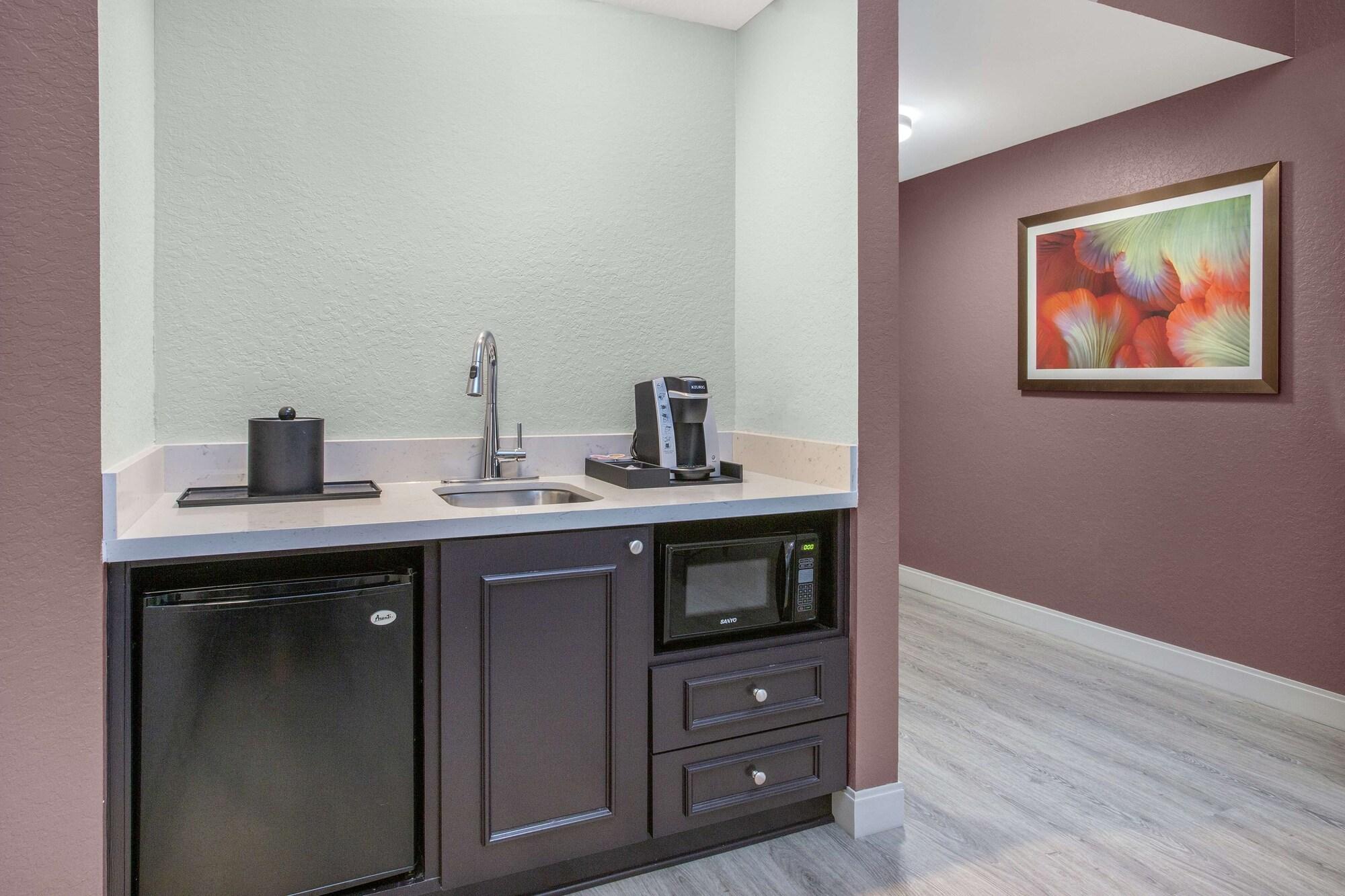 Hilton Garden Palm Gardens