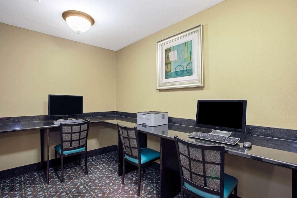 Hotel La Quinta By Wyndham Pcb Pier Park Area 3*