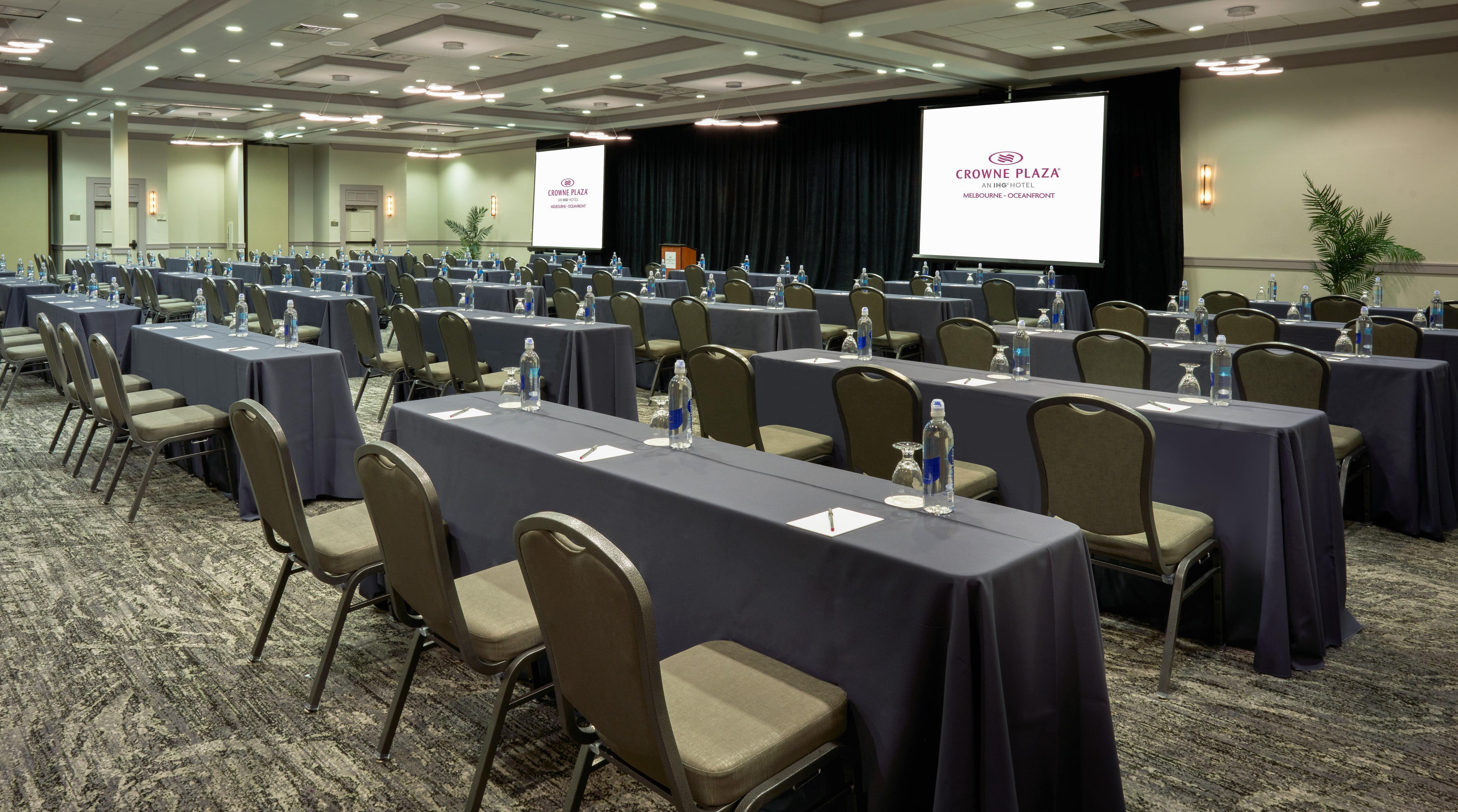 Resort Crowne Plaza Melbourne-oceanfront By Ihg Melbourne