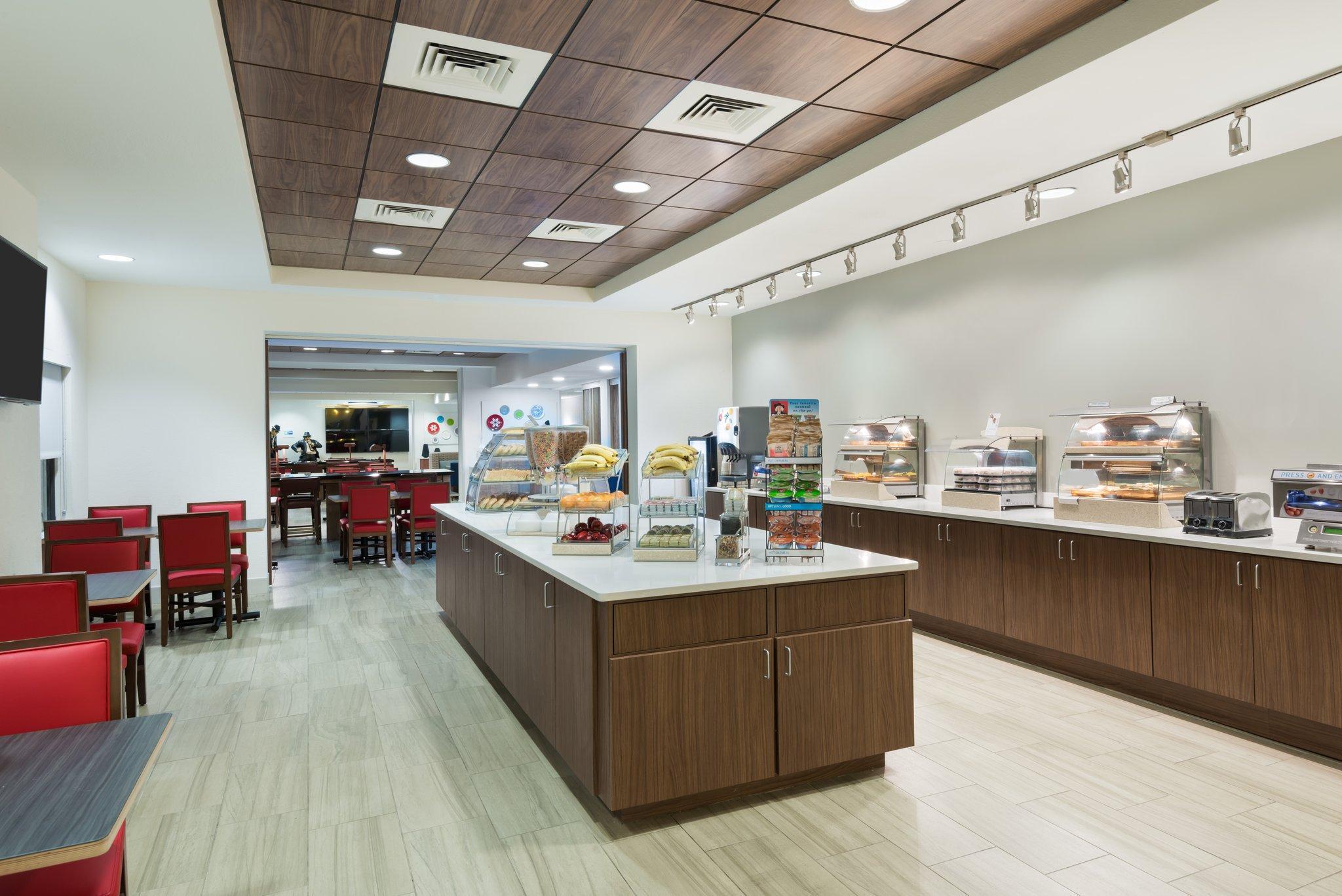Express & - Nearest Universal By Ihg