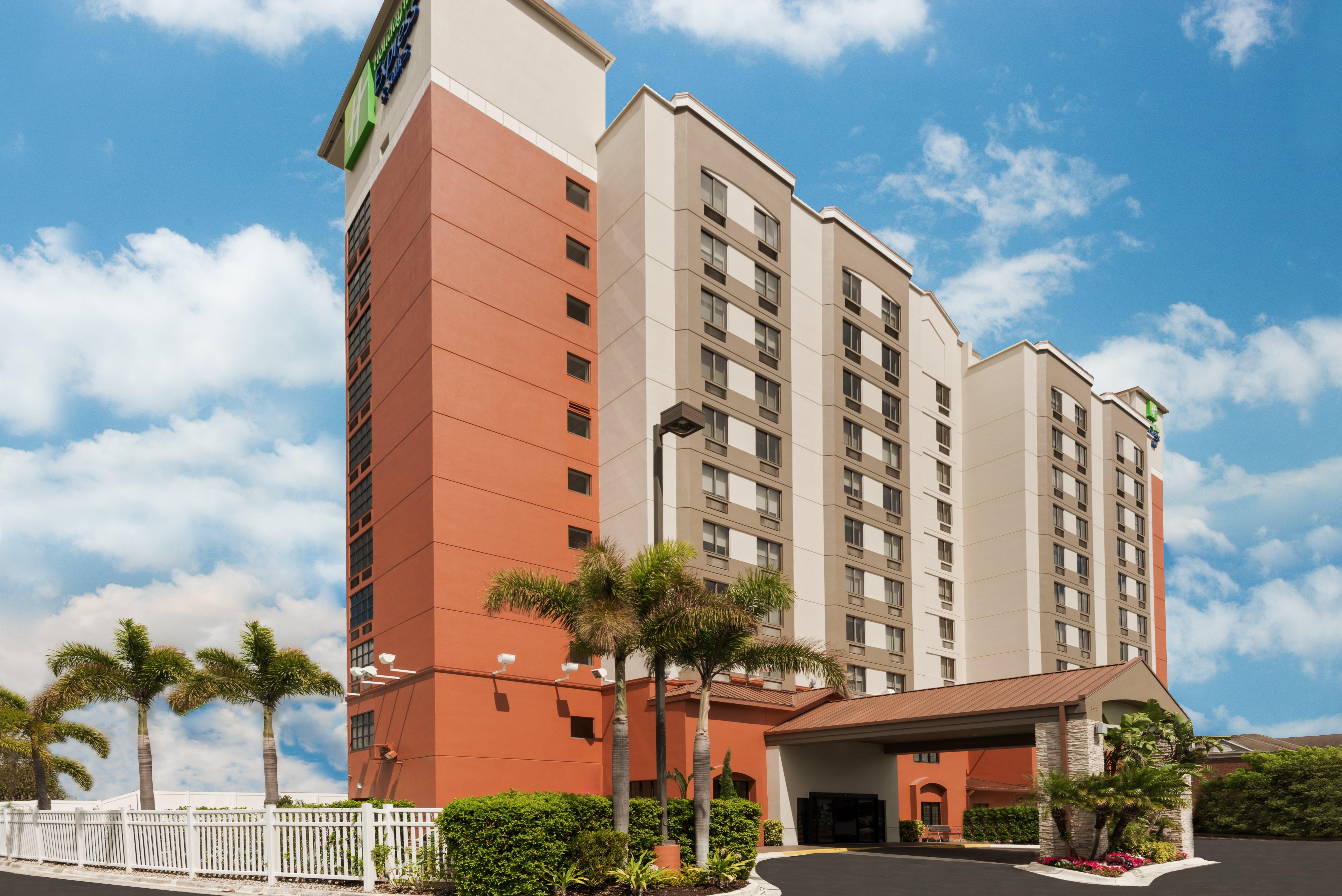 Express & - Nearest Universal By Ihg Hotel 3*