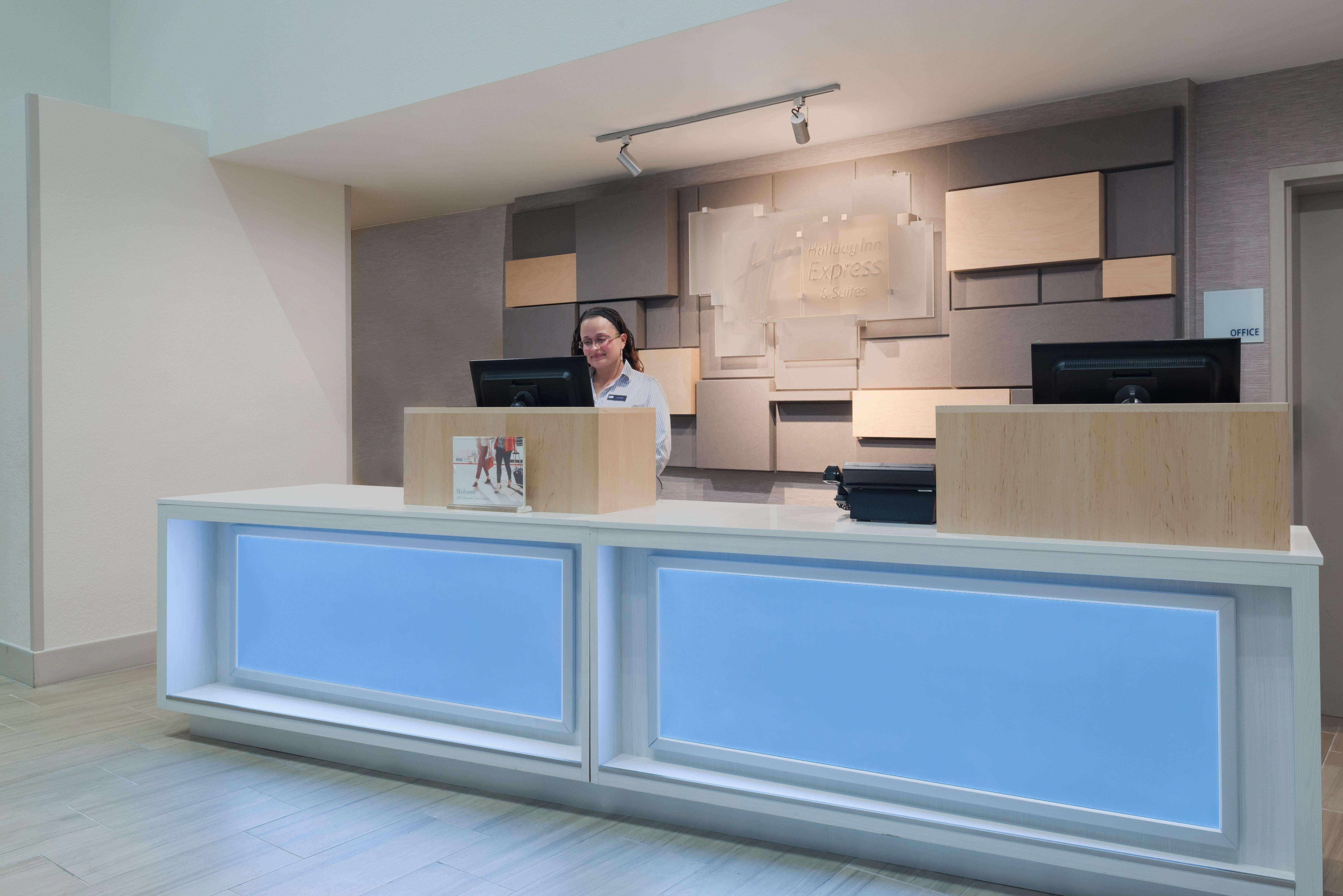 Hotel Express & - Nearest Universal By Ihg