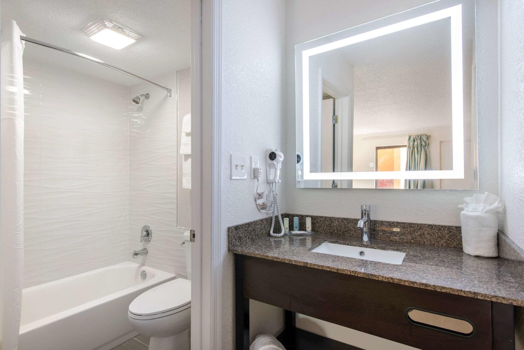 Clarion & Kissimmee-lake Buena Vista South 3*