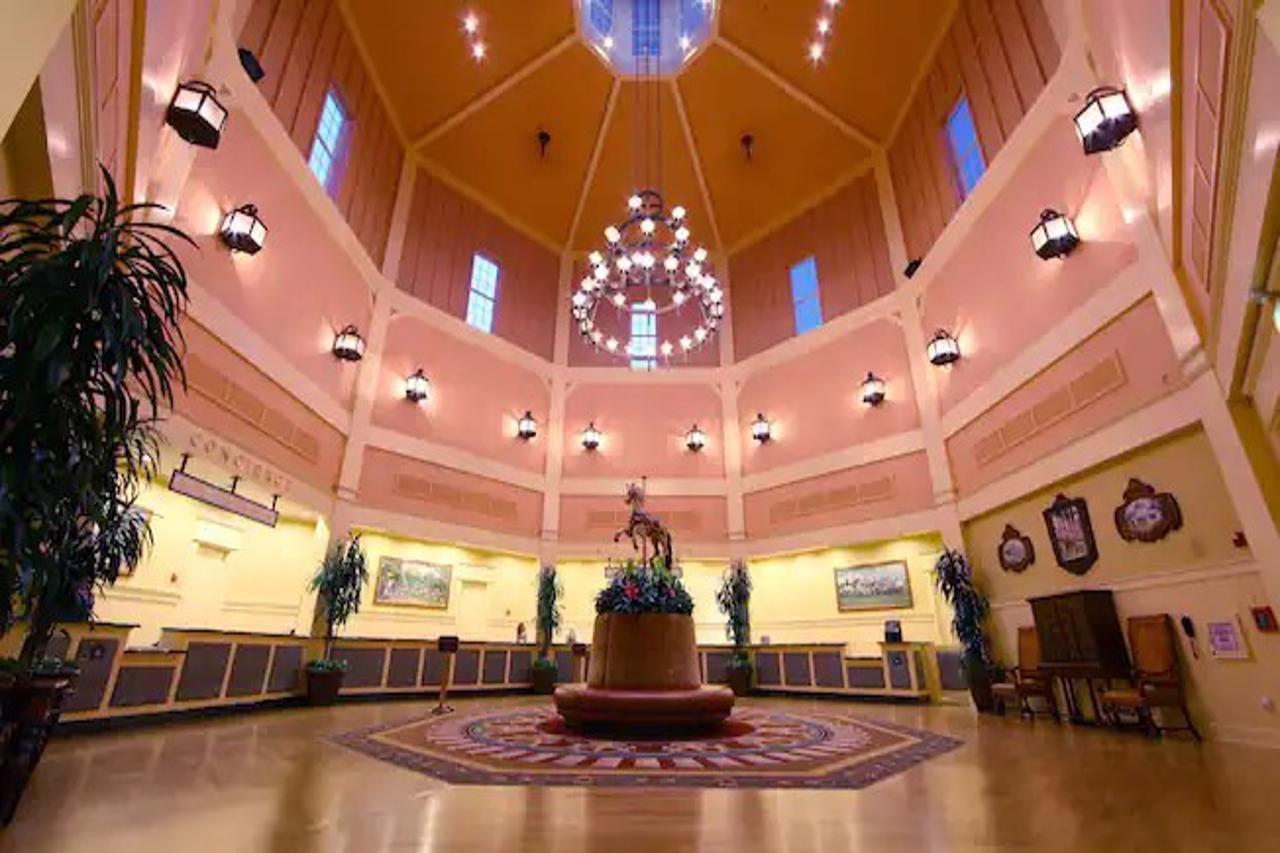 Disney's Saratoga Springs & Hotel