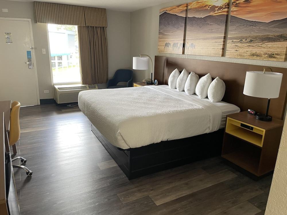 Days By Wyndham Town Center Hotel Port Charlotte