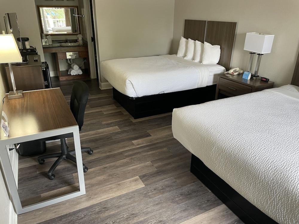 Days By Wyndham Town Center