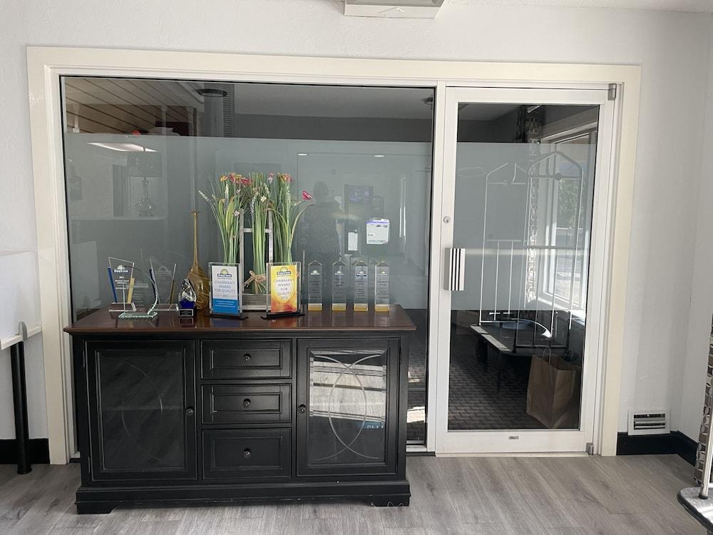 Hotel Days By Wyndham Town Center 3*