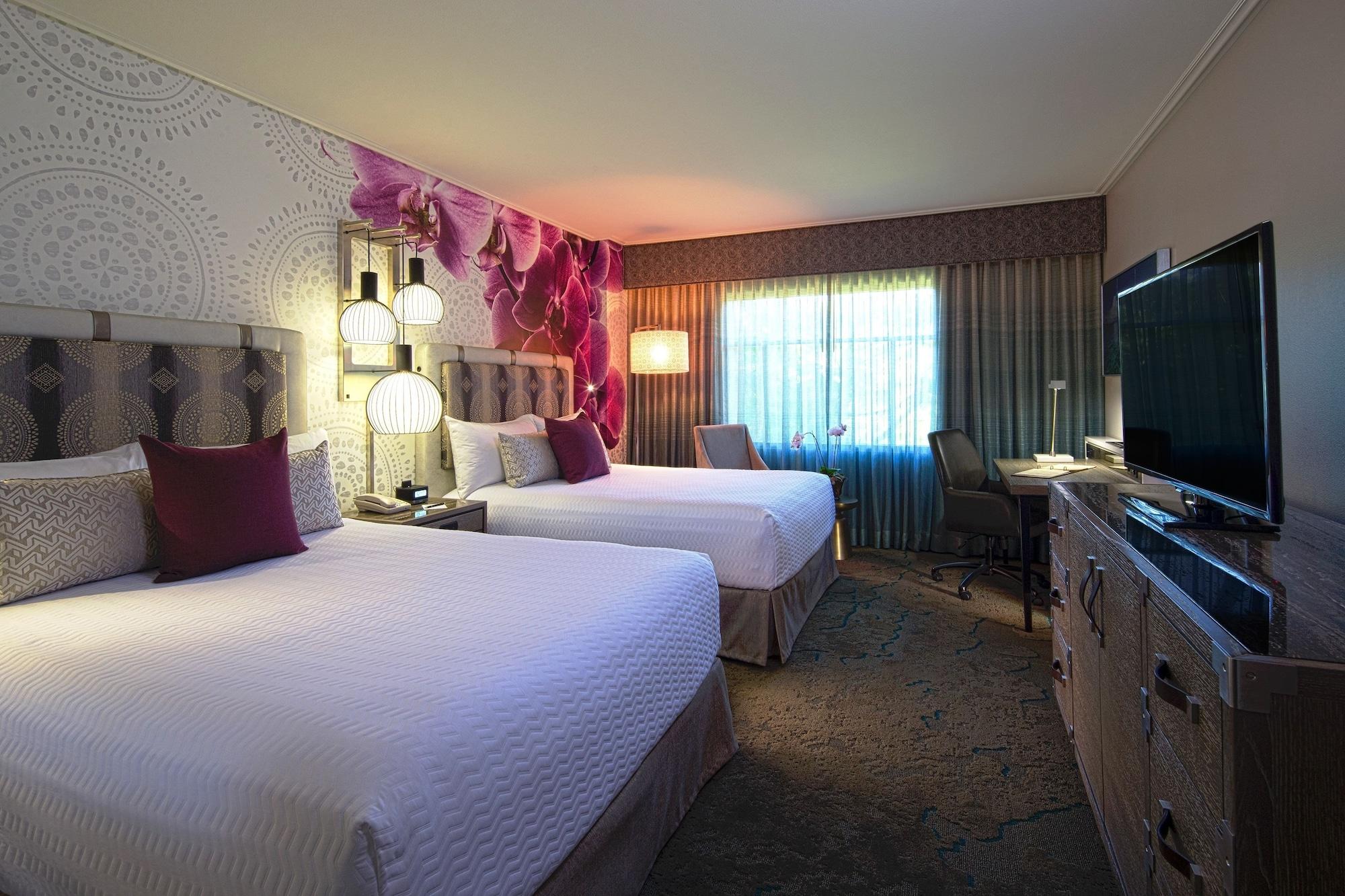 Universal's Loews Royal Pacific Resort 4*