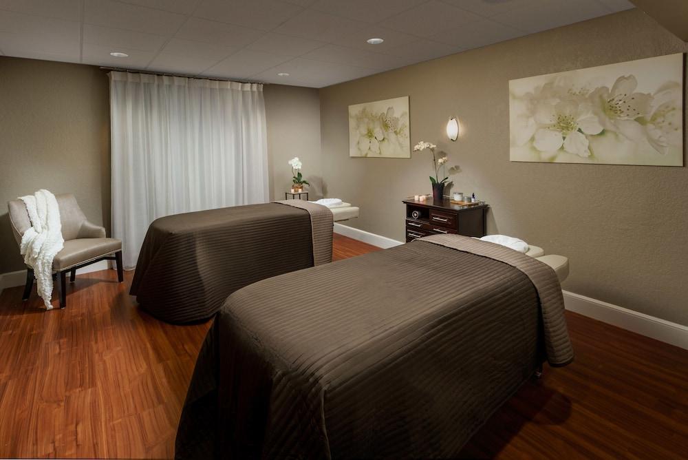Embassy By Hilton Orlando Buena Vista Resort 3*