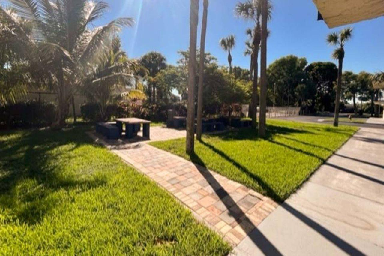 6 Riviera Fl Hotel 2*