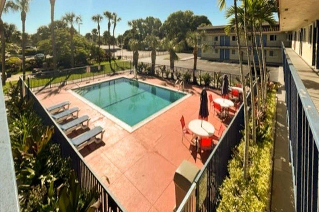 6 Riviera Fl Hotel 2*