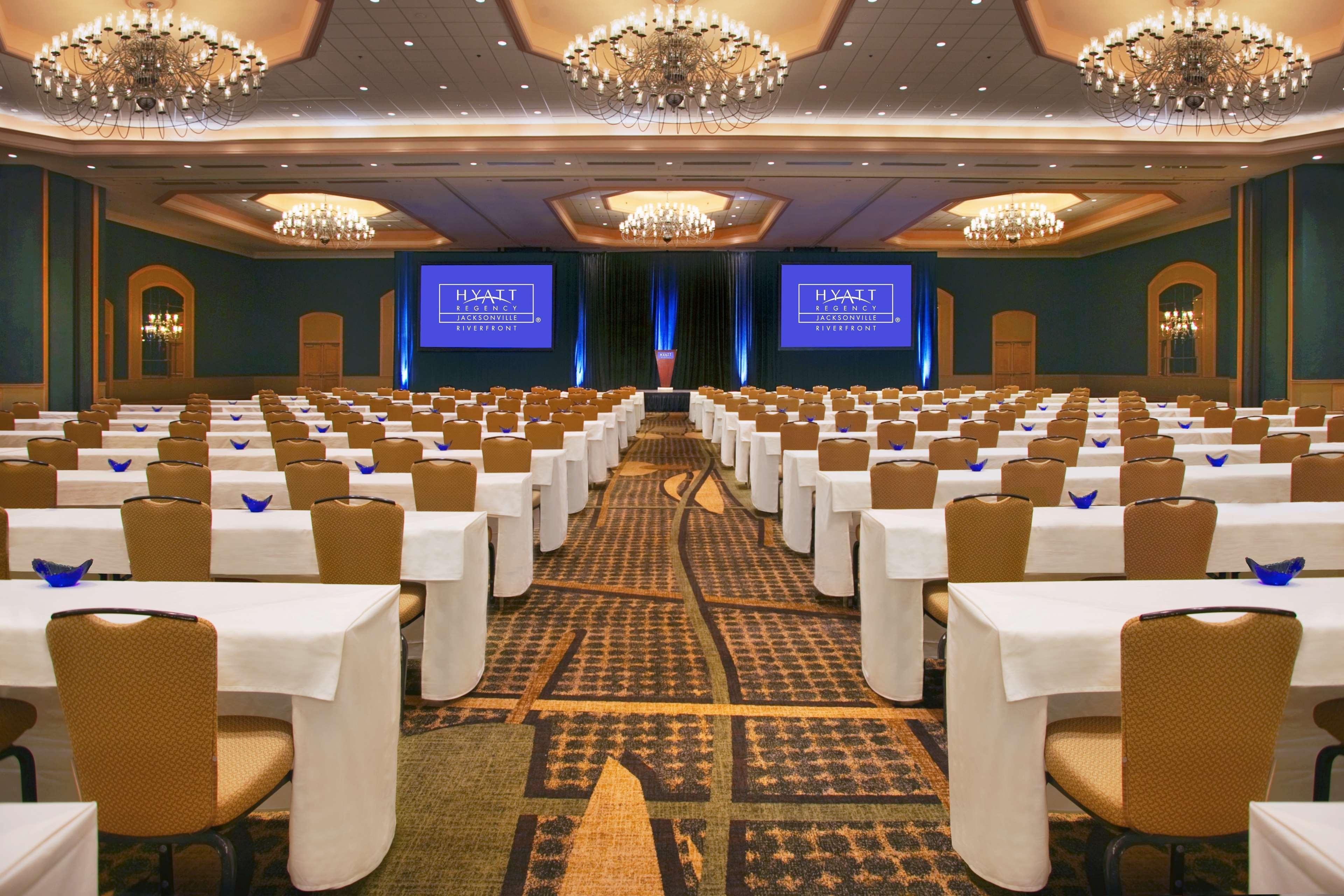 Hotel Hyatt Regency Riverfront 3*