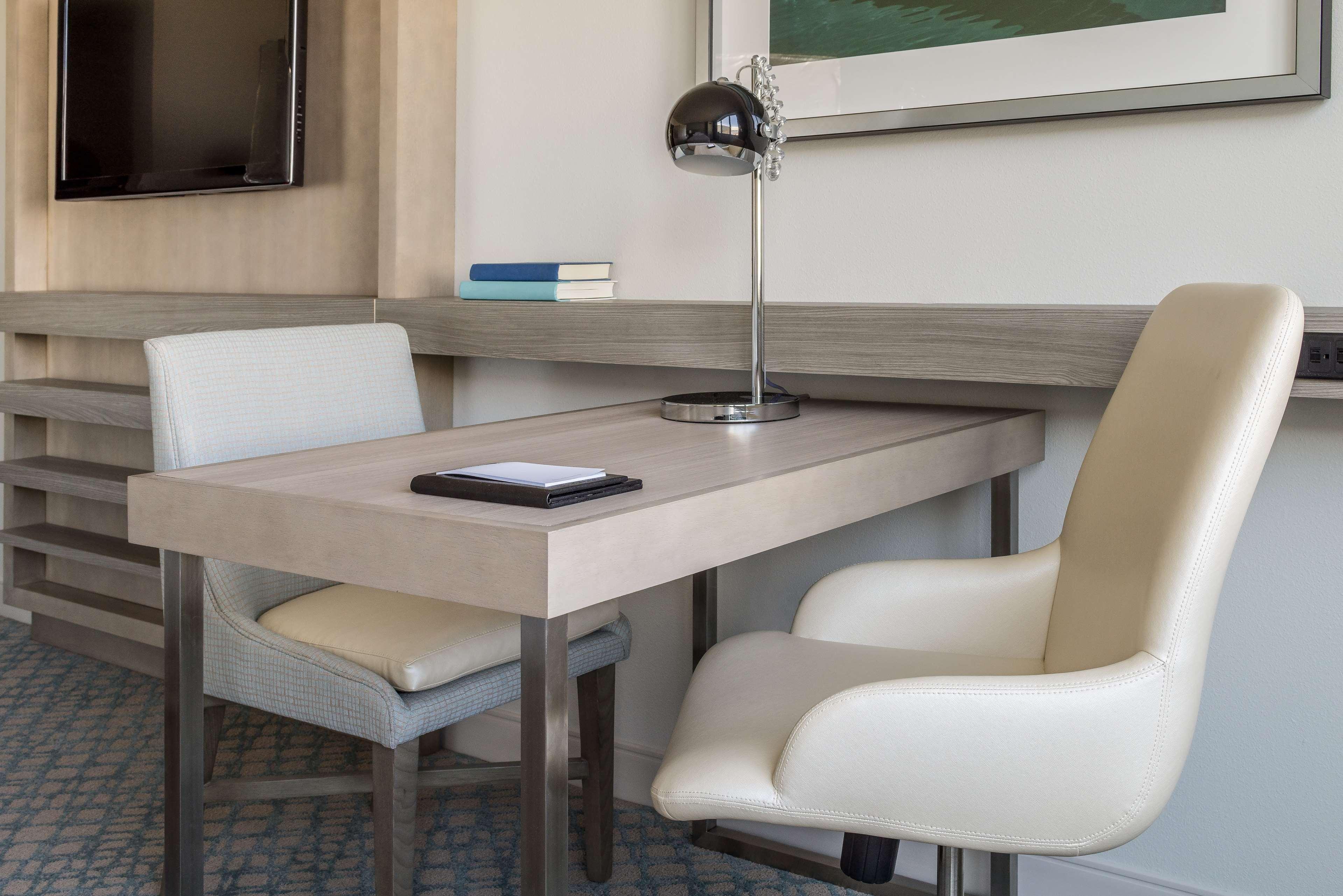 Hyatt Regency Riverfront Hotel